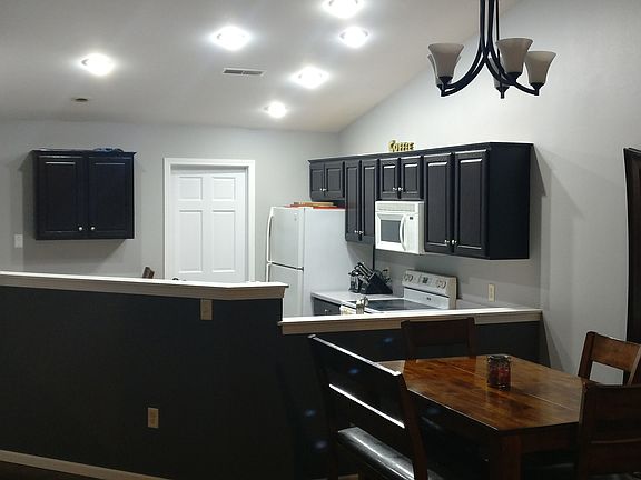 4th image of 842 Evergreen Dr Unit 8
