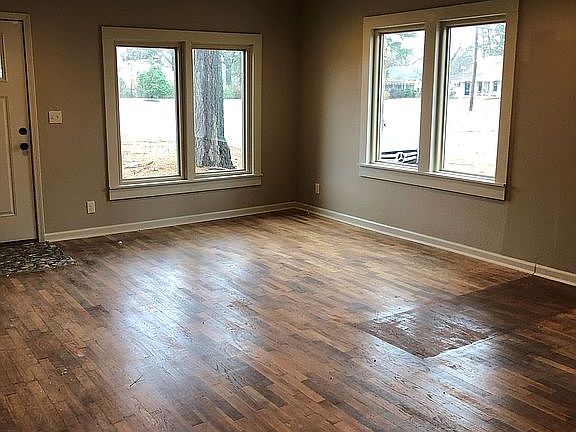 Living Room/Den