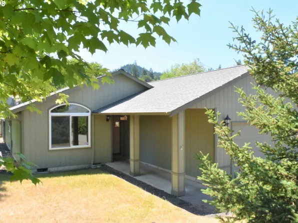 390 S 70th Pl, Springfield, OR 97478