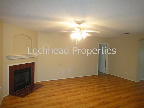 5th image of 4509 Lake Haven Dr