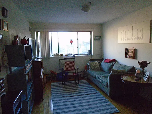 Rented by 18 REALTY | media 33