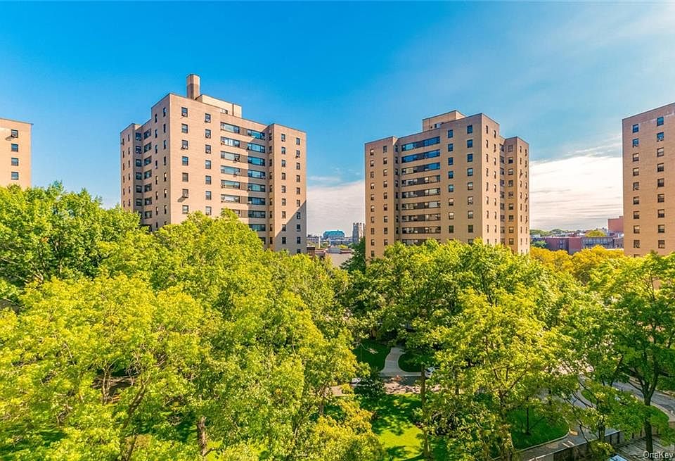 1st image of 4 Fordham Hill Oval APT 8C