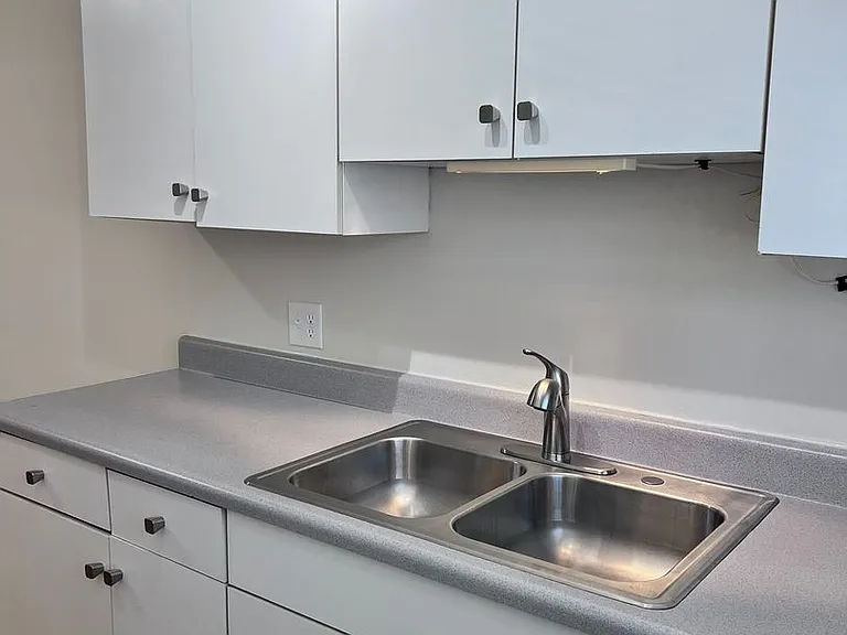 1241 Corbett St #4 — Photo 3