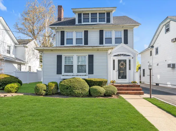 19 Westminster Road, Rockville Centre, NY 11570