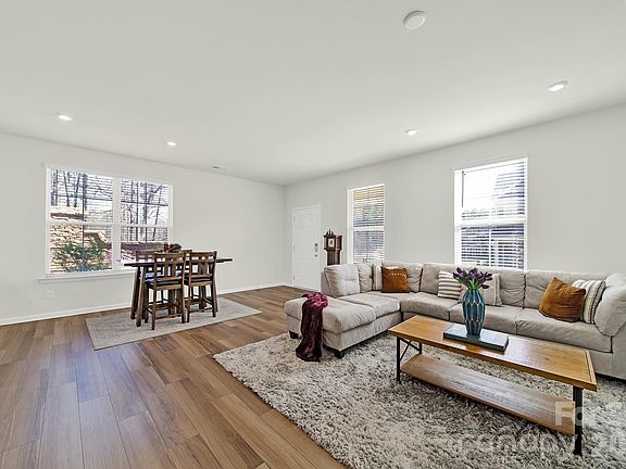 3rd image of 8004 Whitegrove Rd