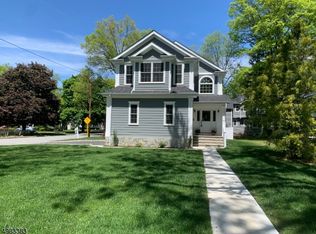 40 W Hobart Gap Rd, Livingston, NJ 07039