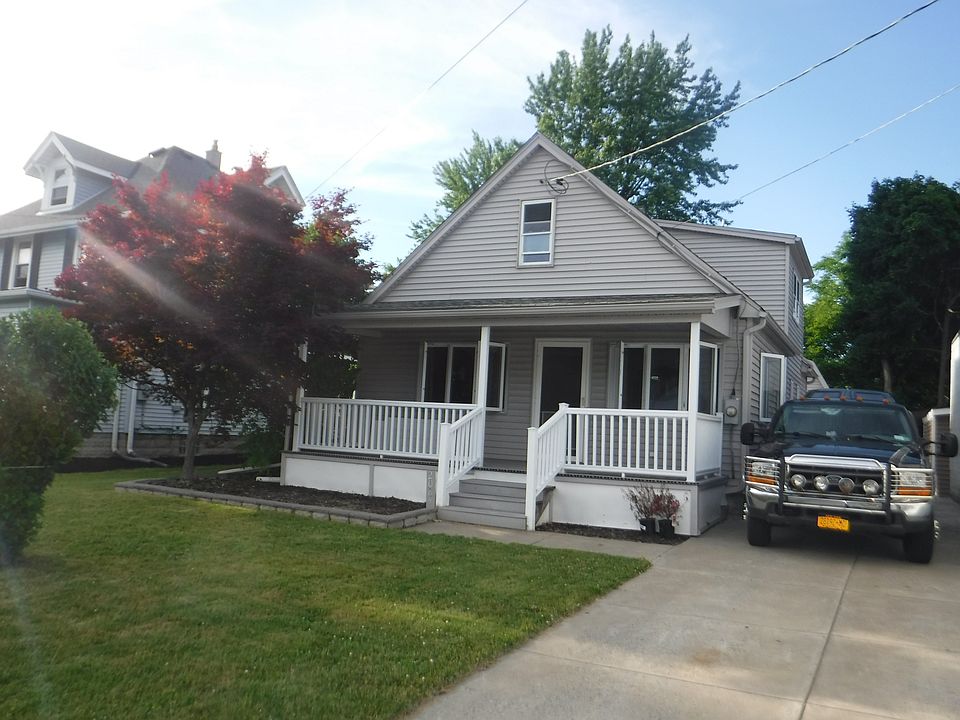 1st image of 2084 Como Park Blvd