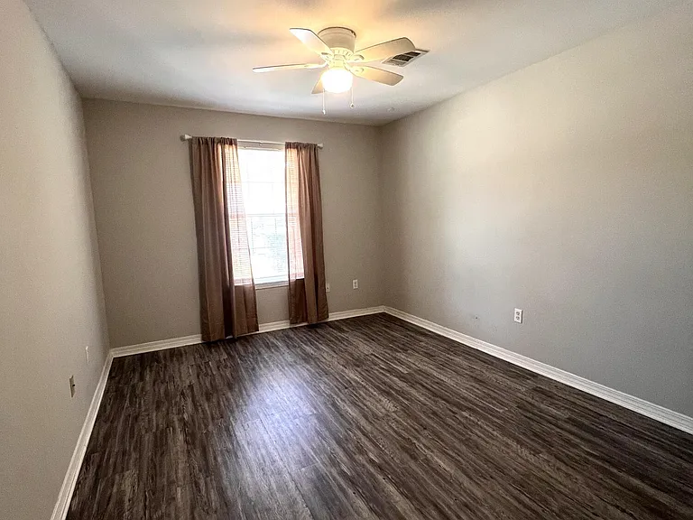 3633 Southward Dr #B — Photo 6