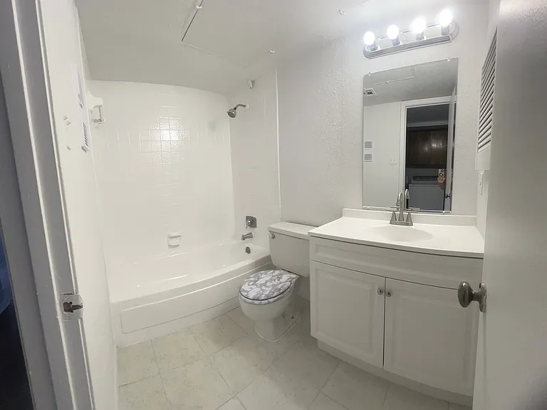 8517 Hearth Dr #4 — Photo 12