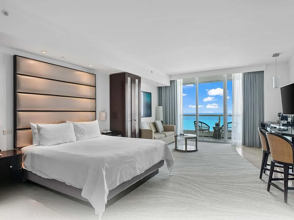 4391 Collins Ave #ID1325635P
