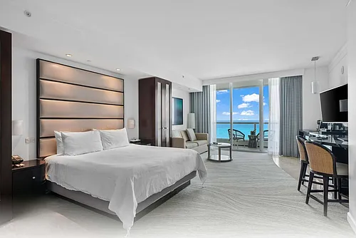 4391 Collins Ave Photo 1