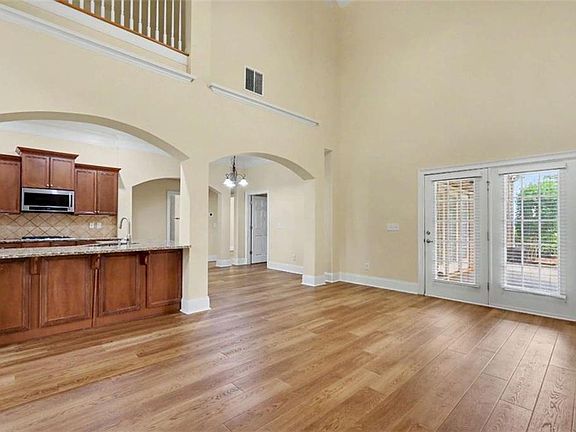 4th image of 3126 Alhambra Cir