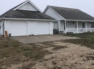 15067 Kylee Ct, Wamego, KS 66547