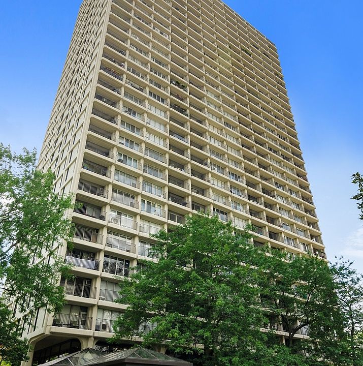 1st image of 1960 N Lincoln Park W APT 2209