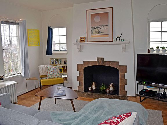 4th image of 2107 5th Ave N APT C