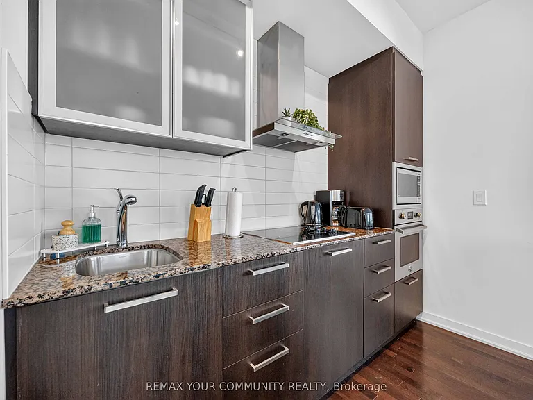 12 York St S #5102 — Photo 18