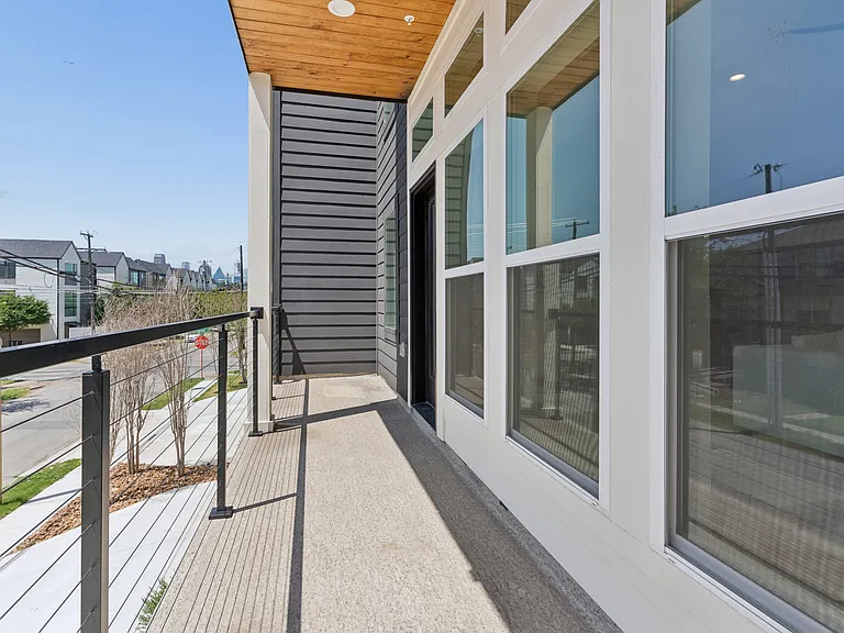 2202 N Carroll Ave #102 — Photo 6