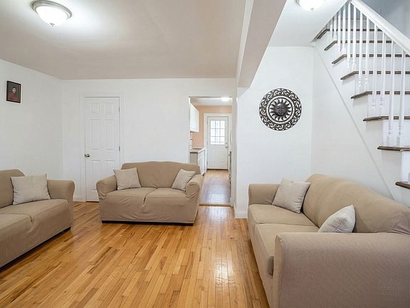 2nd image of 12 William St