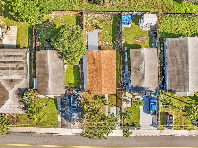 525 NW 10th Ave — Photo 10