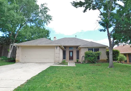 2409 Westview Trl Photo 1