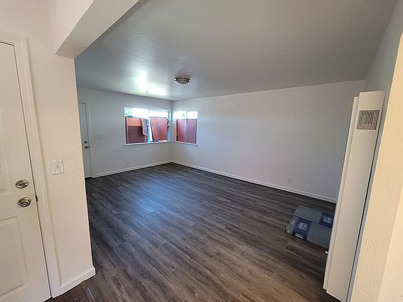 4th image of 1942 18th St