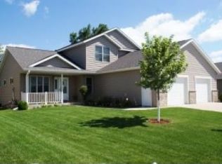 301 Summerfield Dr NE, Eyota, MN 55934