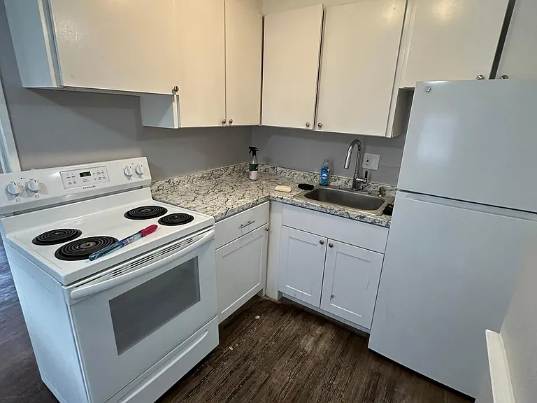 22 Atwood St #B2 — Photo 2