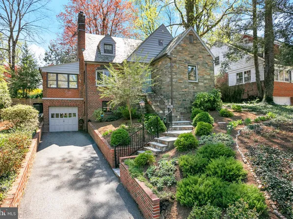 7217 Rollingwood Dr, Chevy Chase, MD 20815