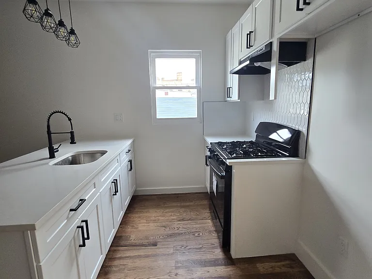 12 Elm St #G3 — Photo 2
