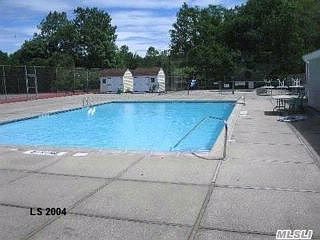 2nd image of 275 Pond View Ln