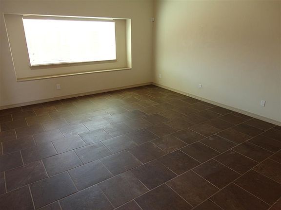 3rd image of 3860 Loma Adriana Dr