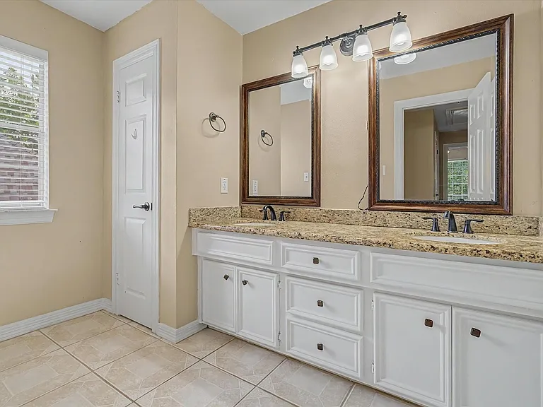 4303 Hillswick Ct — Photo 37