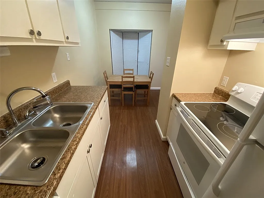 3316 Guadalupe St Apt 311 — Photo 4