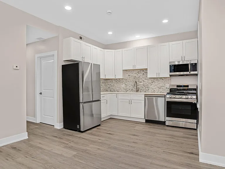 4523 N Elston Ave #1R — Photo 1