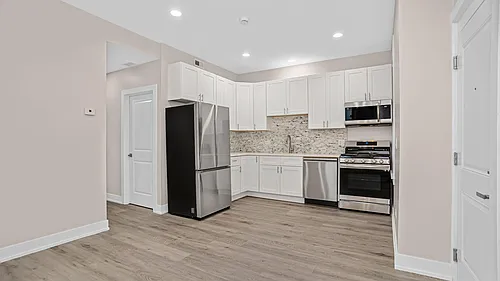 4523 N Elston Ave #1R Photo 1