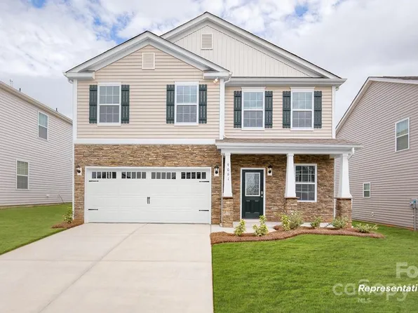 128 Rustling Waters Dr, Mooresville, NC 28117
