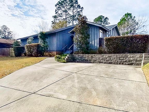 3rd image of 105 Hillbrook Drive