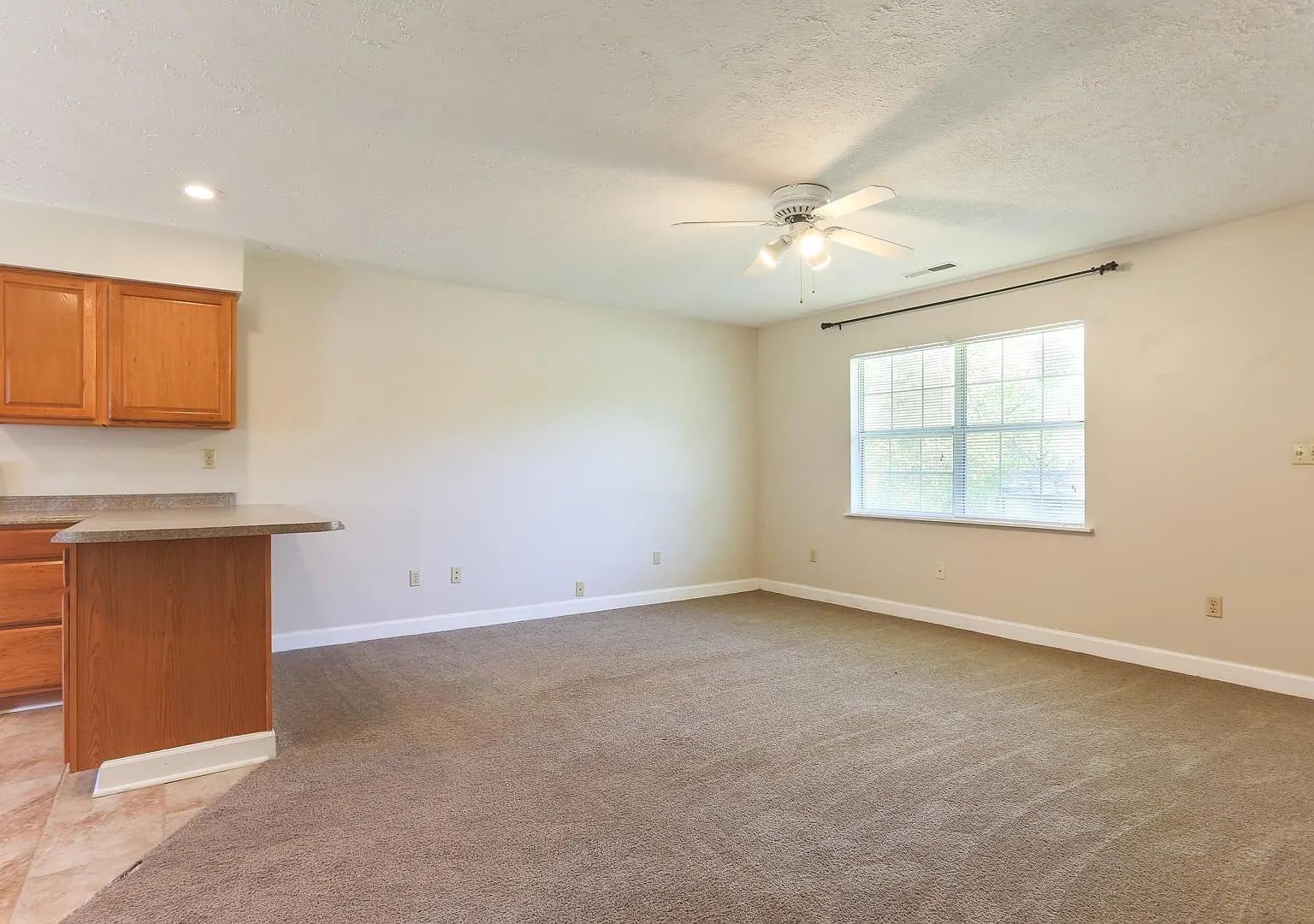 2 bed, 935 sqft, $1,325 — Photo 4