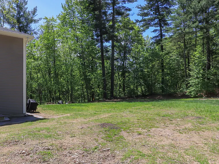 2 Patricia Dr #2 — Photo 5