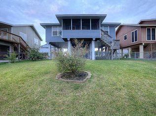 31 N Curlew St, La Marque, TX 77568