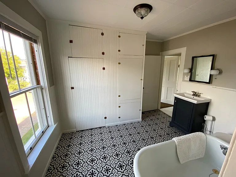 618 E Vine St #618 — Photo 11