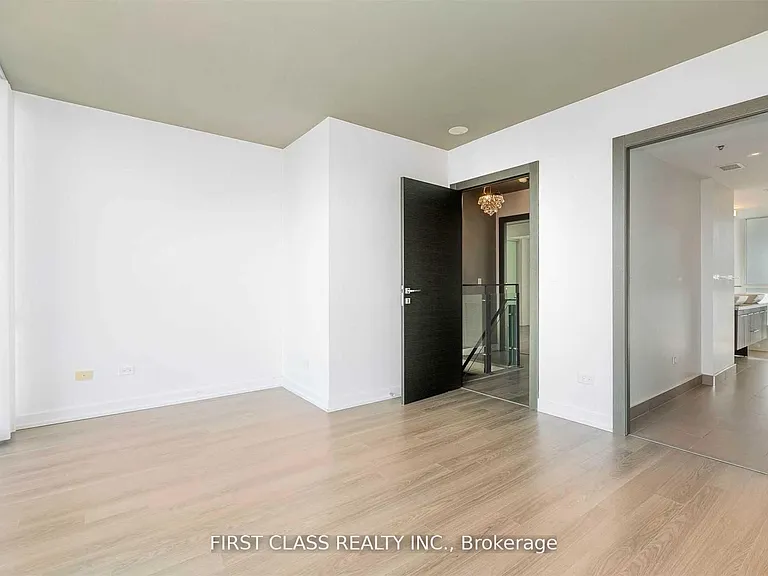 220 George St #907 — Photo 16