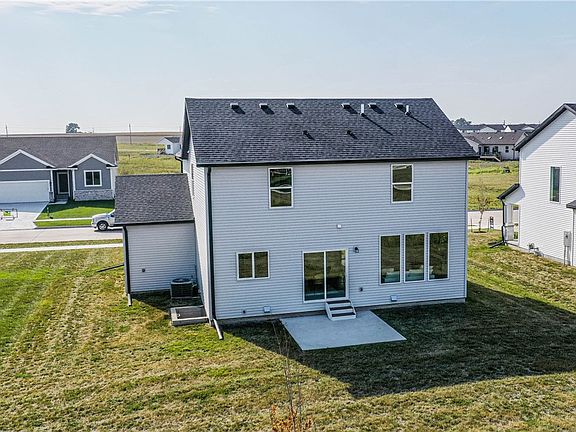 5th image of 205 Creekside Dr SW