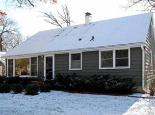 956 Robinhood Pl, Shoreview, MN 55126