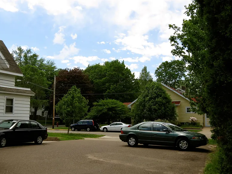 Driveway / parking lot