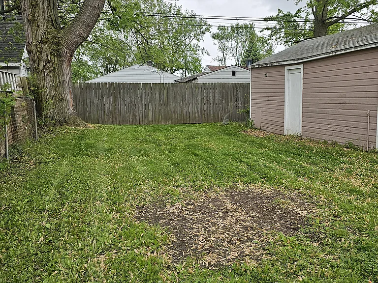 528 E Dallas Ave — Photo 25