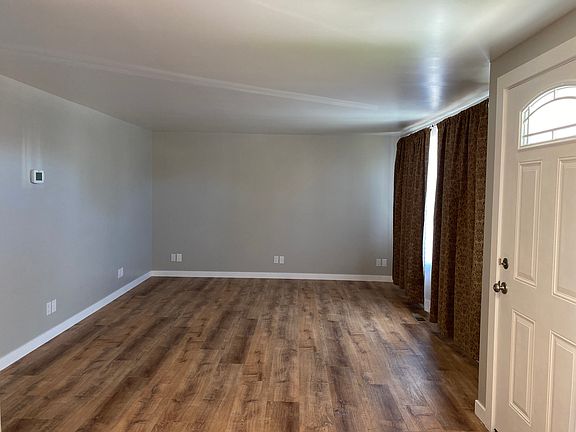 3rd image of 529 N Earl Rd