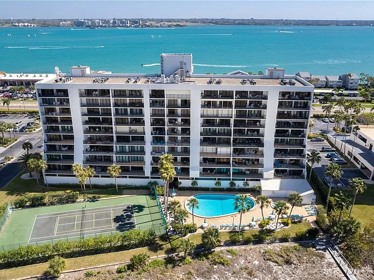 1250 Gulf Blvd #703 — Photo 4