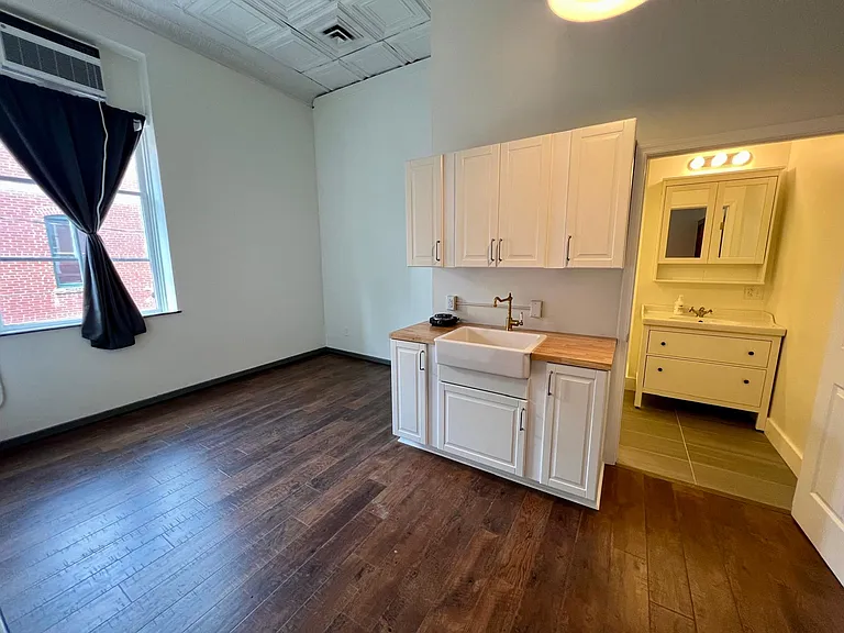 119 W Main St #D — Photo 5