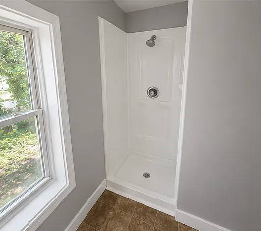 3 bed, 1100 sqft, $1,700 — Photo 2